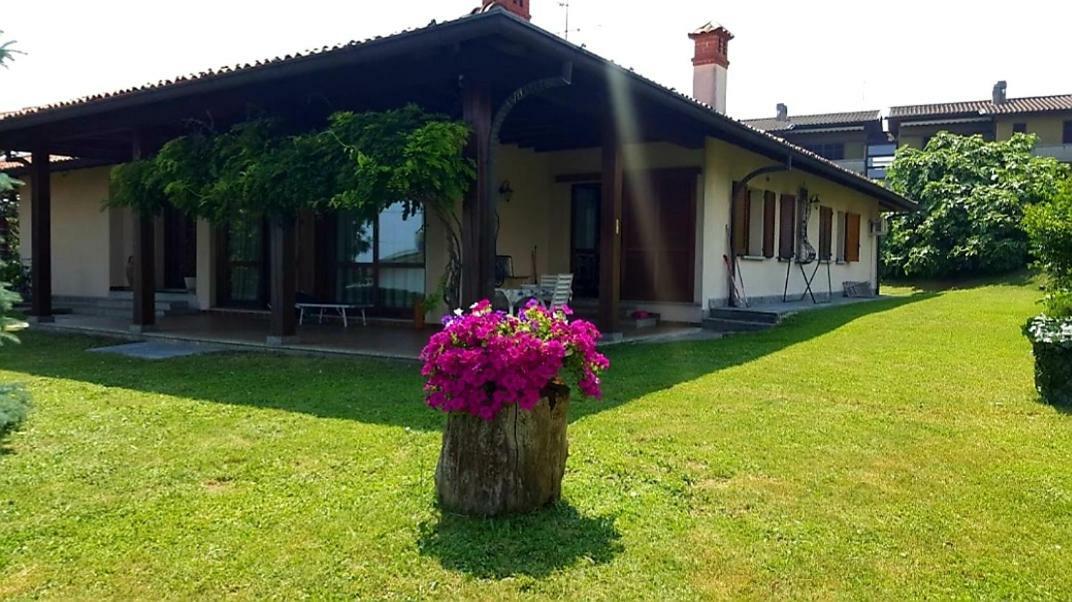 B&B Margot Albavilla Buitenkant foto